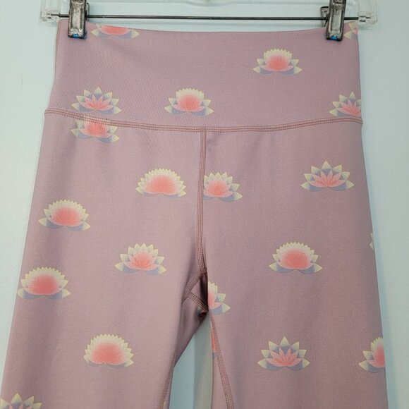 Free People FP Movement Leggings Lotus Flower Floral High-Rise Pale Purple XS - Picture 2 of 10